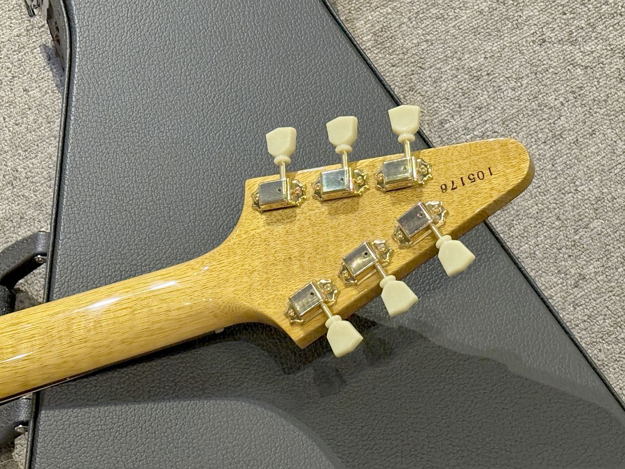 Bacchus BFV-2010K Korina V（中古）【楽器検索デジマート】