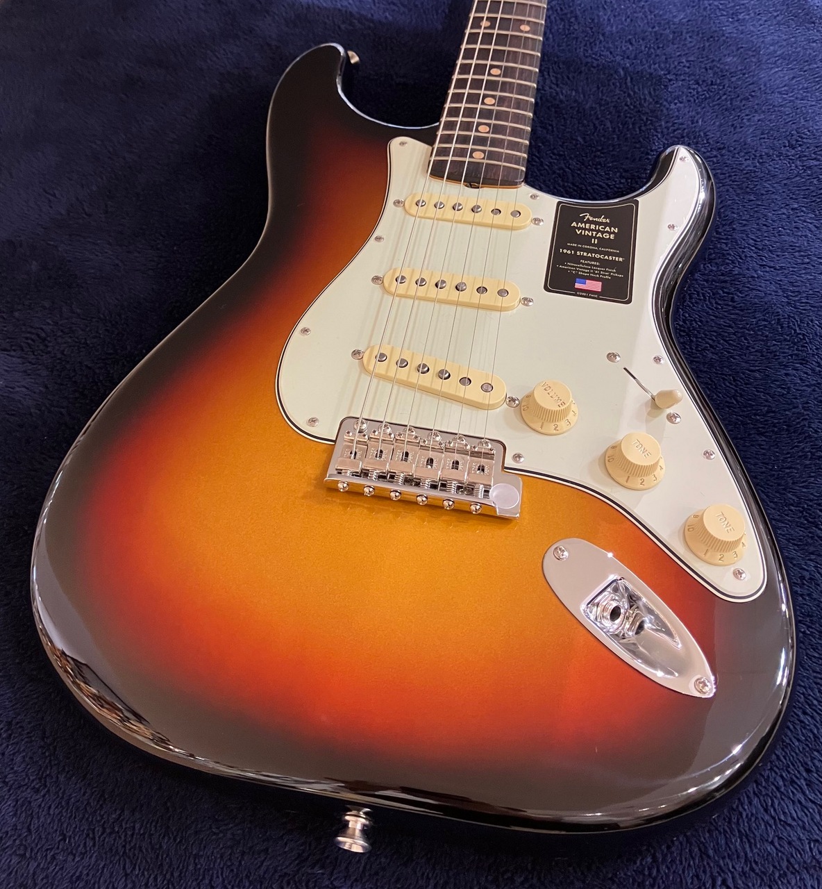 Fender American Vintage II 61 25/8店頭購入品 Fender American Vintage II 1961 Stratocaster Olympic White