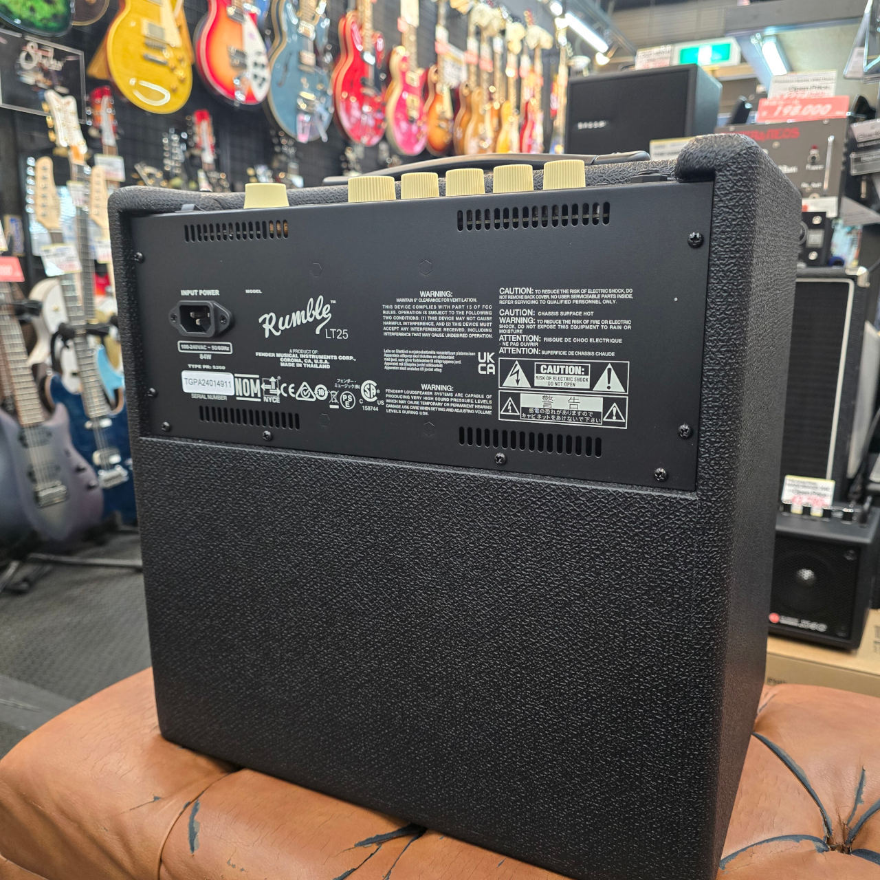 Fender ベースアンプ Rumble LT25 Amazon.com: Fender Rumble LT25 Bass Amplifier, black, with 2