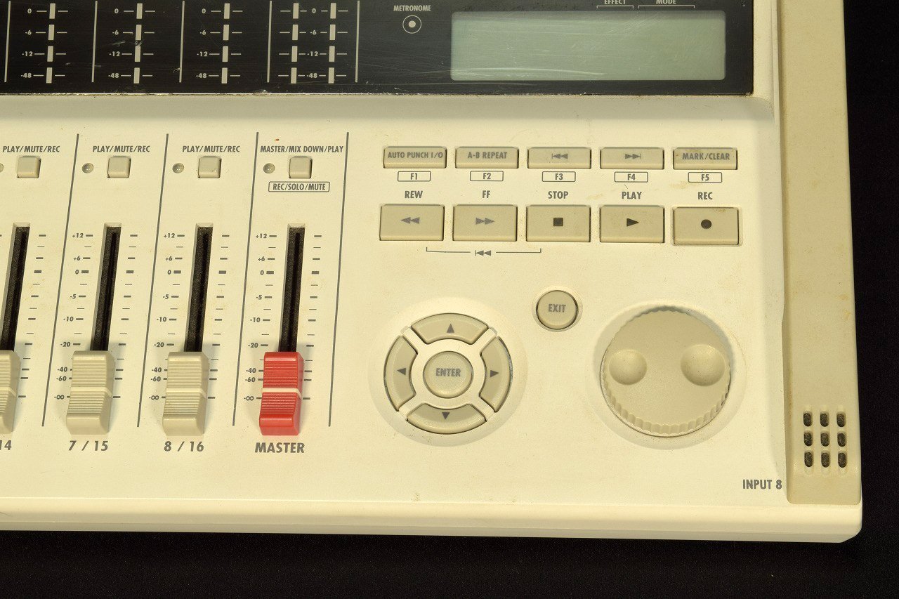 【中古】ZOOM R16 レコーダー/インターフェースコントローラー ZOOM R16 Recorder Interface Controller【梅田店】（中古）【楽器検索