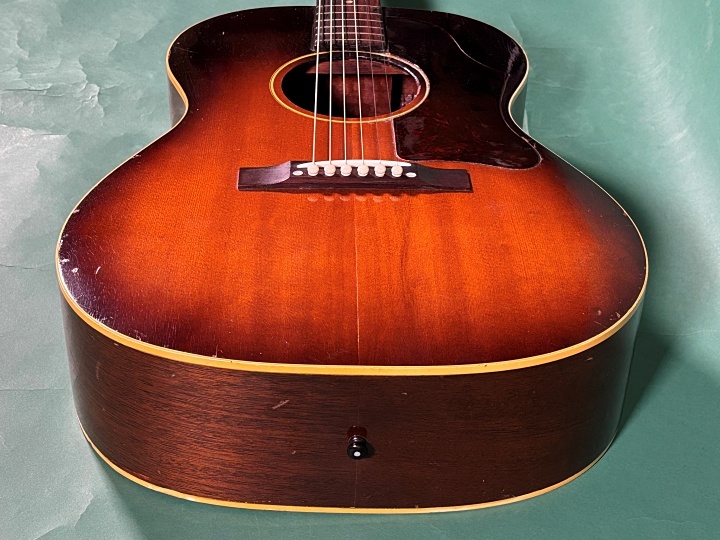 Gibson　LG-1 ヴィンテージ Gibson LG-1（ビンテージ）【楽器検索デジマート】