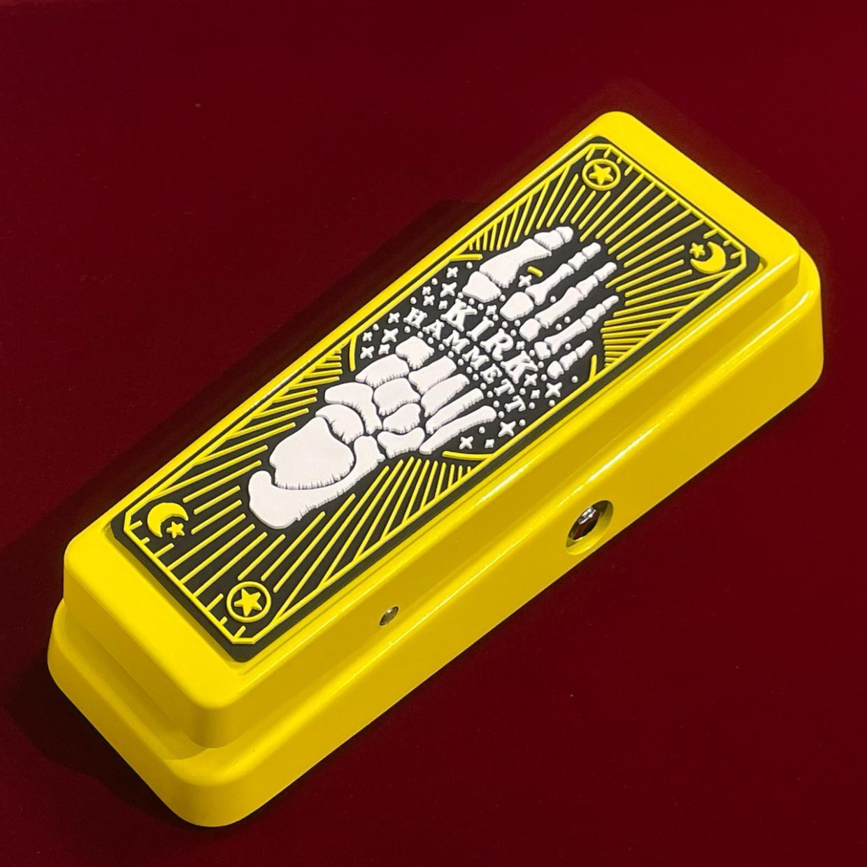 Jim Dunlop KH95Y Kirk Hammett Cry Baby Wah Yellow Sparkle Edition