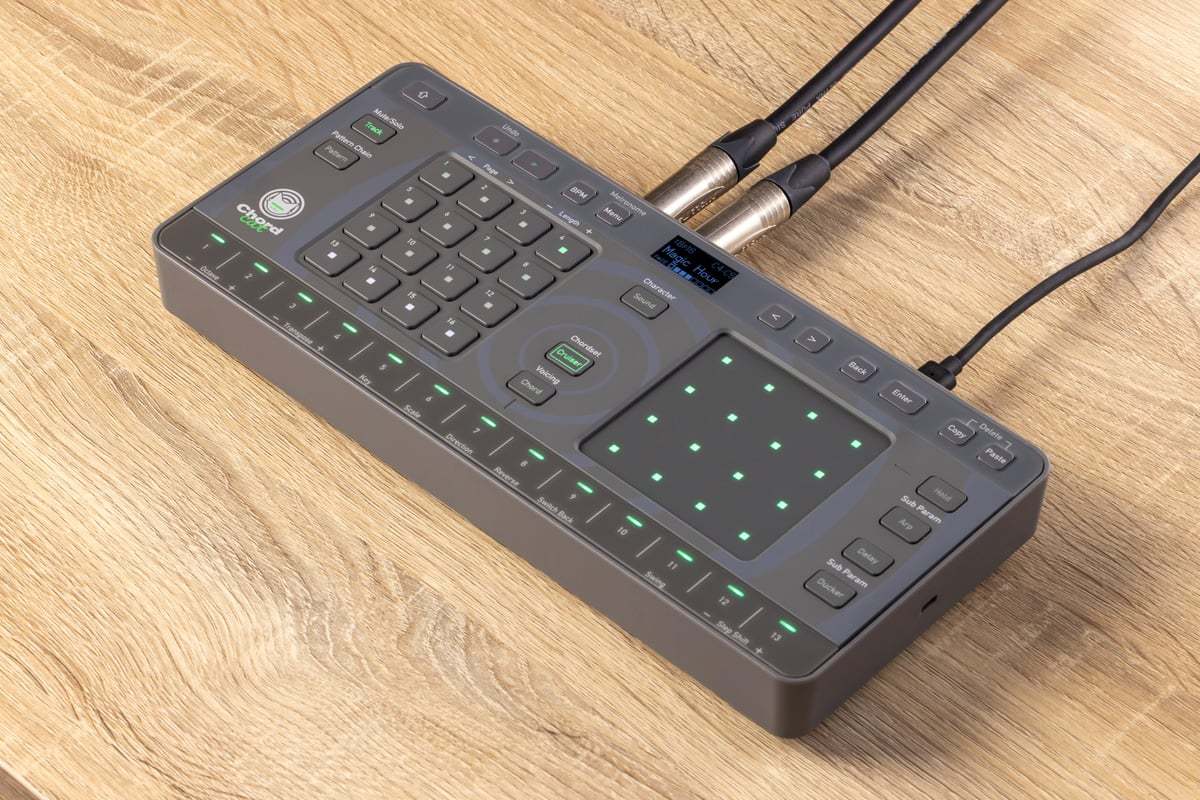 AlphaTheta Chordcat（一度使用のみ） AlphaTheta Chordcat: A Smart Groovebox With Over 100,000