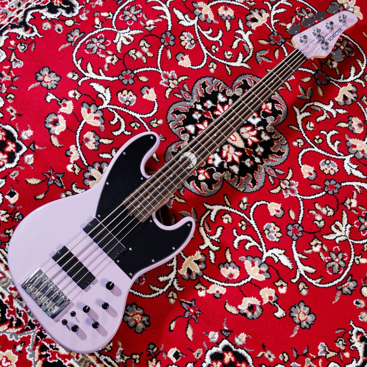 5弦ベース　ティモリス風塗装。 5弦ベース ティモリス風塗装。