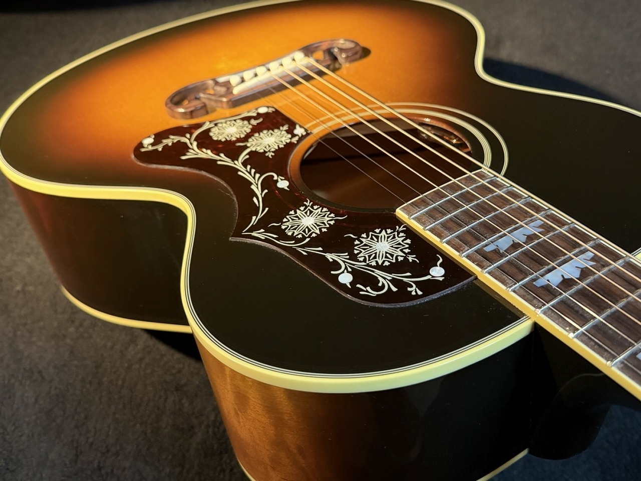 Gibson 【NEW】 Greatest Hits Vol.ⅡCustom Shop J-200 Jr.VS