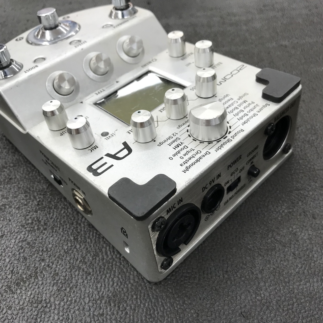 Zoom A3（アコースティックギター用エフェクター） ZOOM / アコギ用マルチエフェクター搭載プリアンプ A3 - YouTube