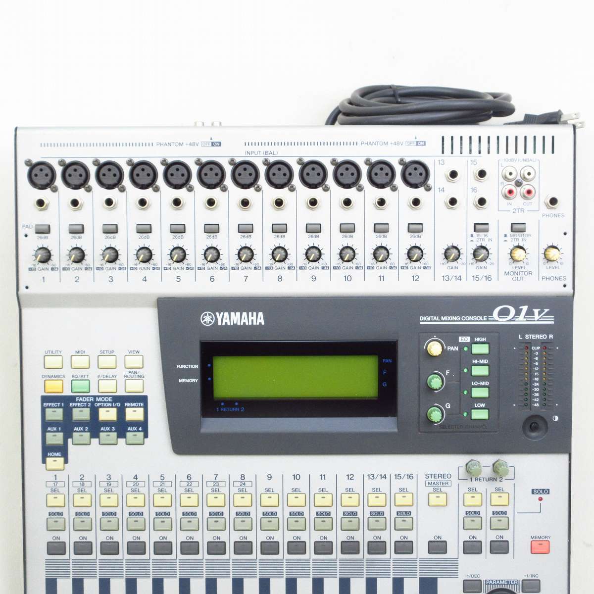 YAMAHA 01V 