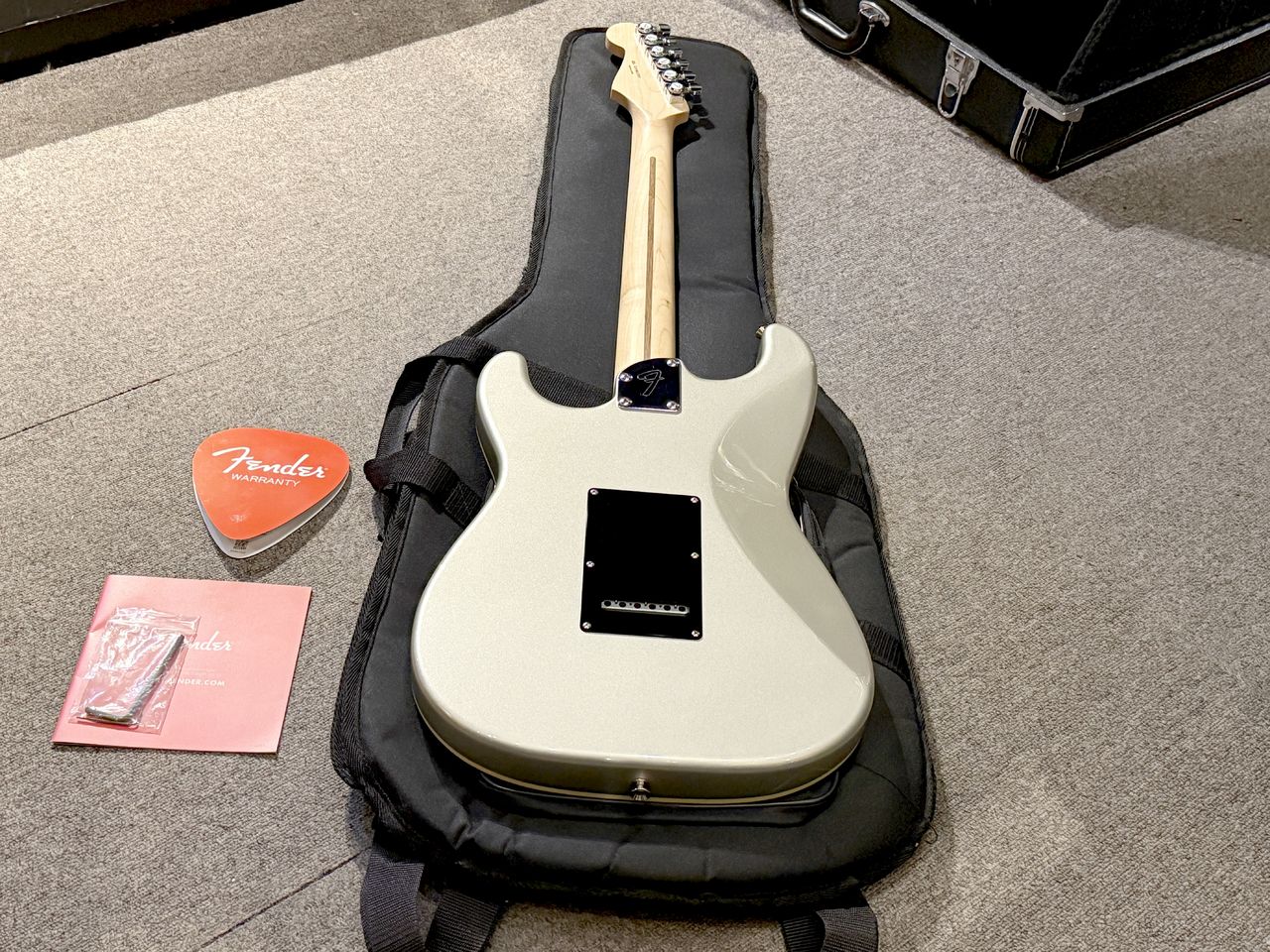 Fender Made in Japan Modern Stratocaster HSS RW INS（中古）【楽器