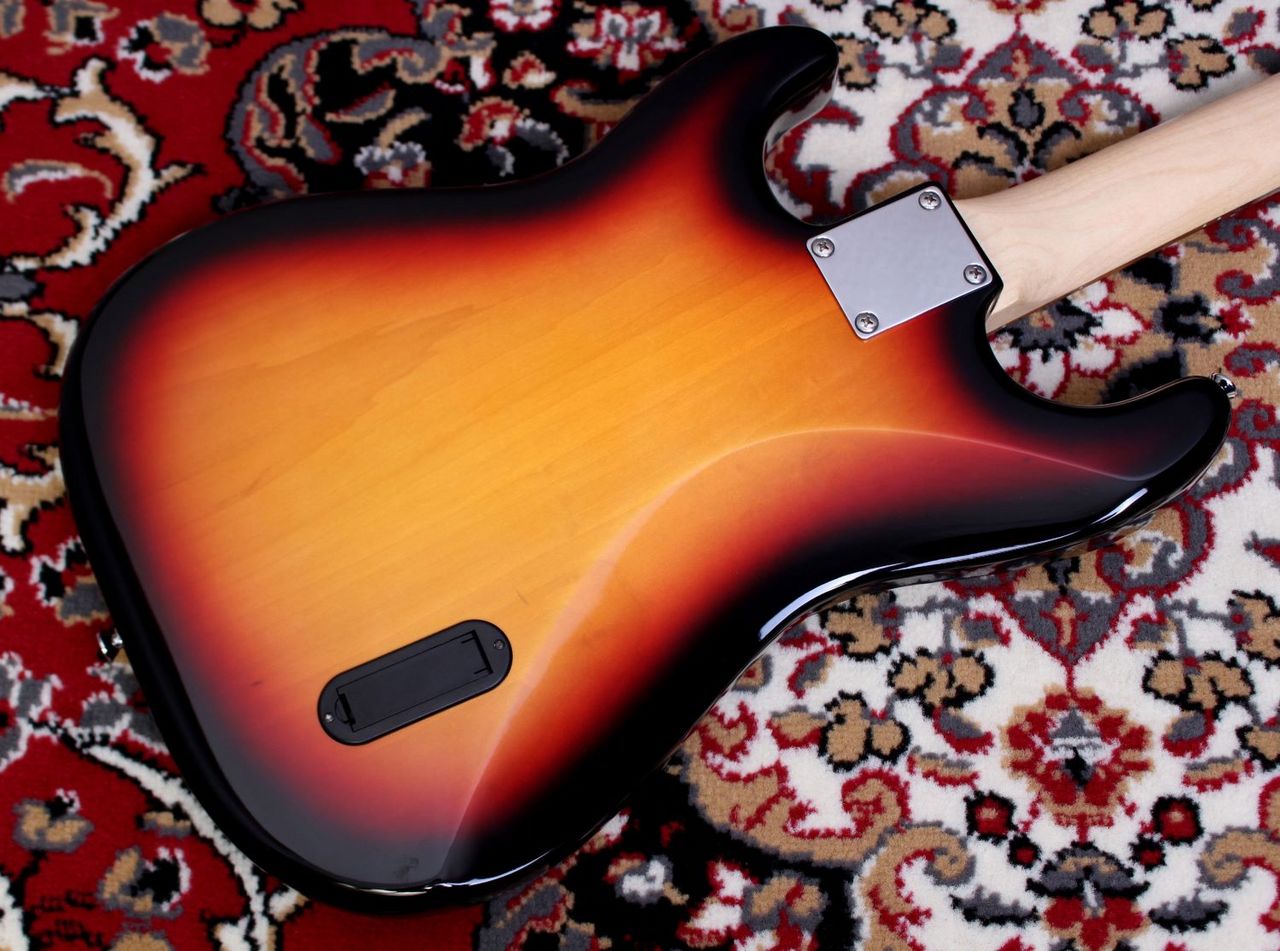 FUTRA FJS-500 3TS Strato Bass 34インチスケール・ストラト型ボディ