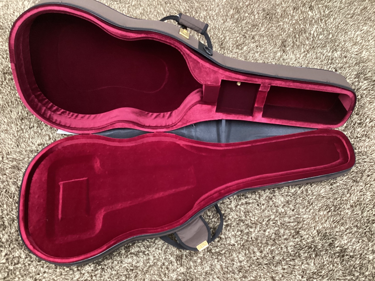 【新作定番】セミハードケース super light case クラシックギター 美品　650mm 鍵、ストラップ付 本体