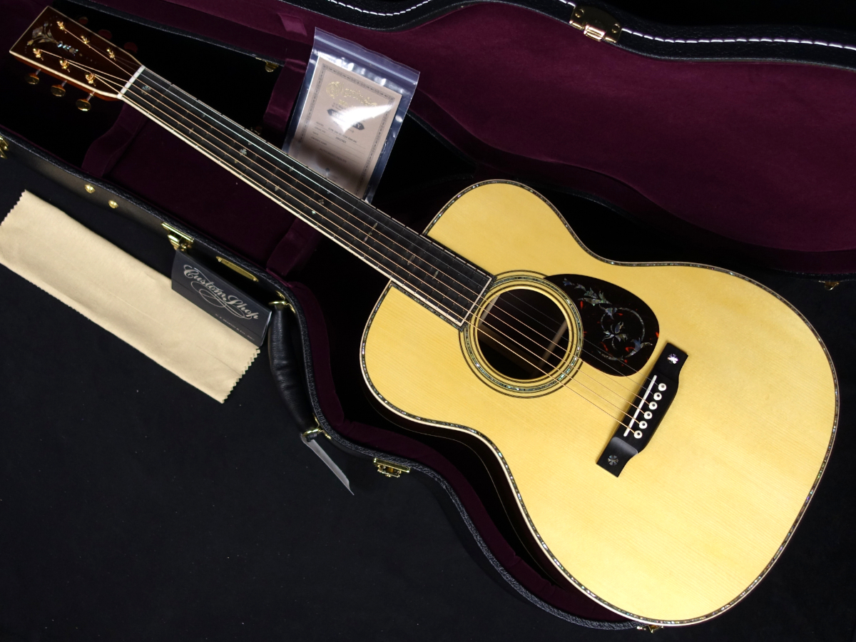 Martin Custom OM-45 Adirondack Spruce Top Madagascar Rosewood Side