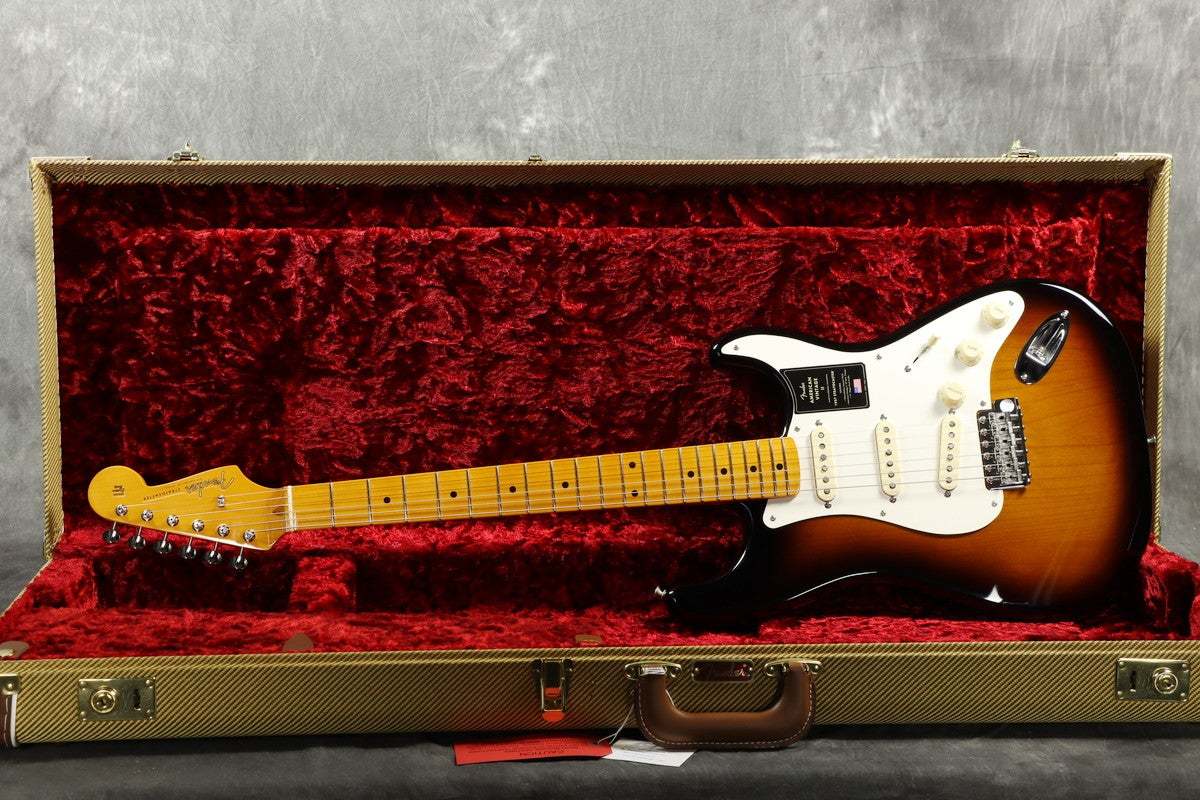 Fender American Vintage II 1957 Stratocaster Maple Fingerboard 2