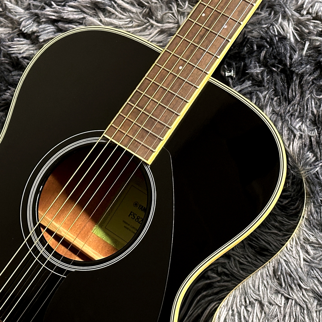 YAMAHA FS820 BL (Black) 【定番ビギナー向けアコギ】【通販限定