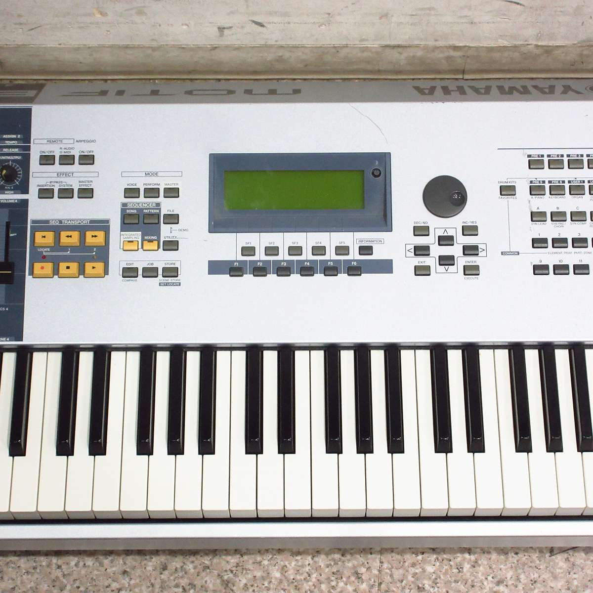 YAMAHA MOTIF ES8 