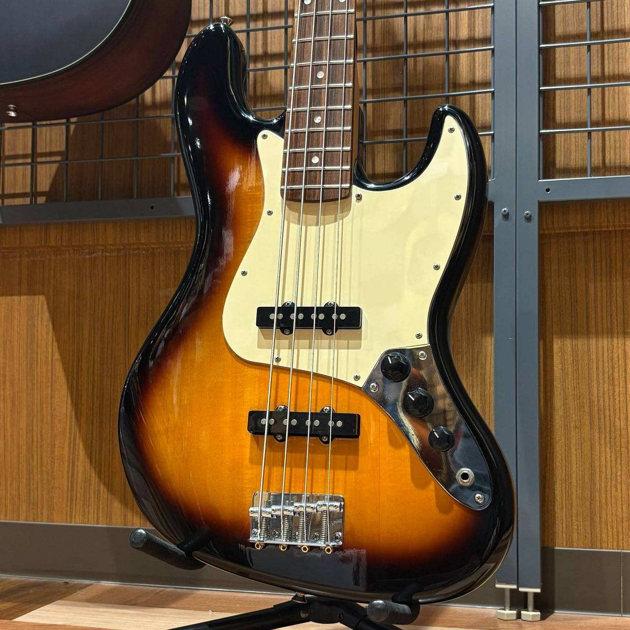 Squier by Fender Affinity Jazz Bass（中古/送料無料）【楽器検索