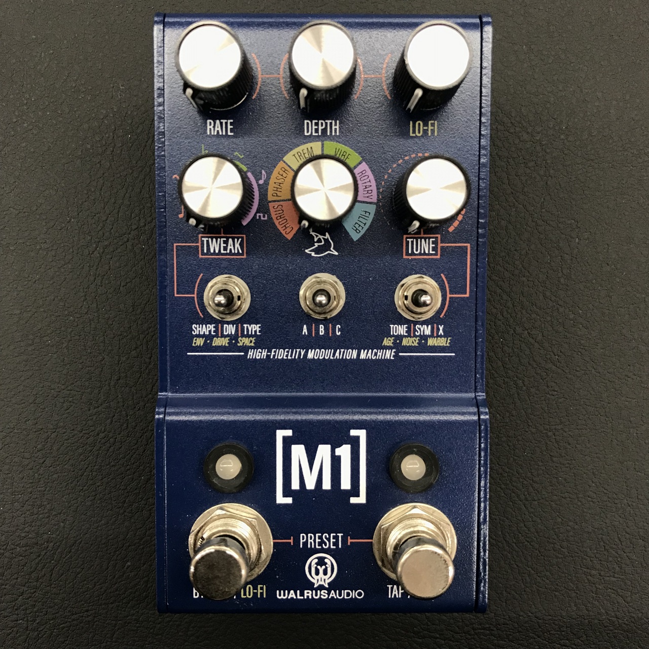 WALRUS AUDIO MAKO Series M1 High-Fidelity Modulation Machine（中古