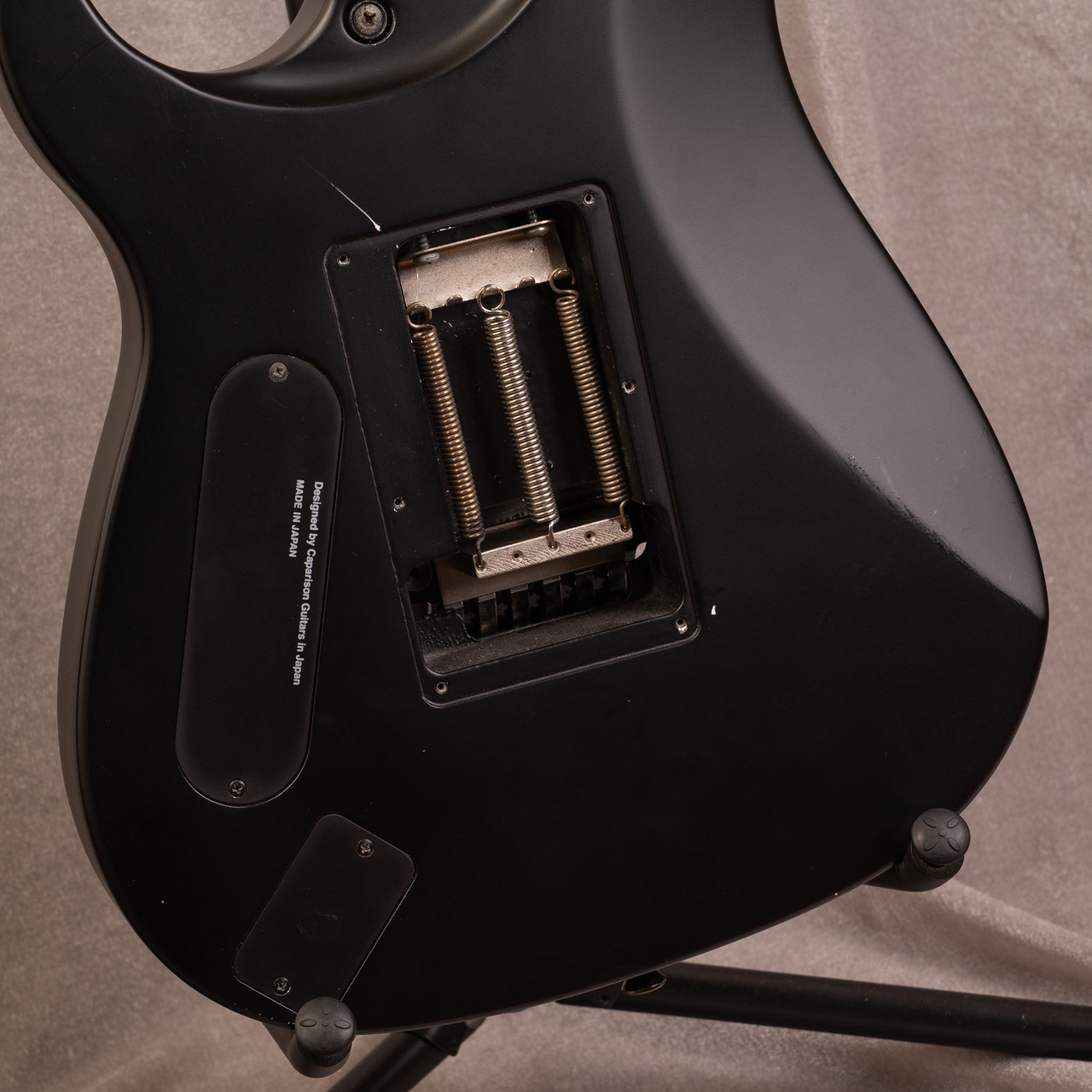 Caparison Horus Black Satin（中古/送料無料）【楽器検索デジマート】