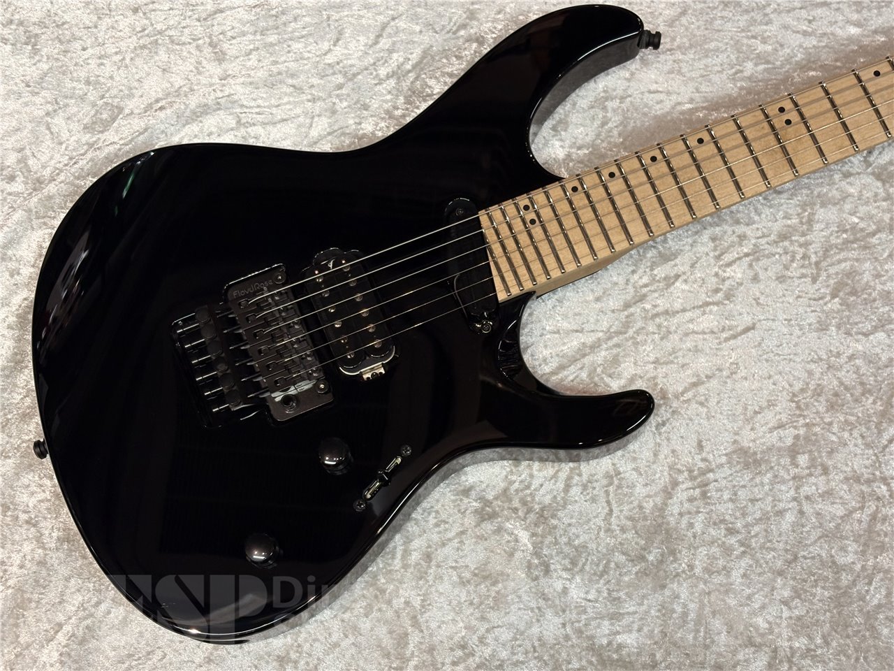 ESP MAVERICK (BLACK)（新品/送料無料）【楽器検索デジマート】