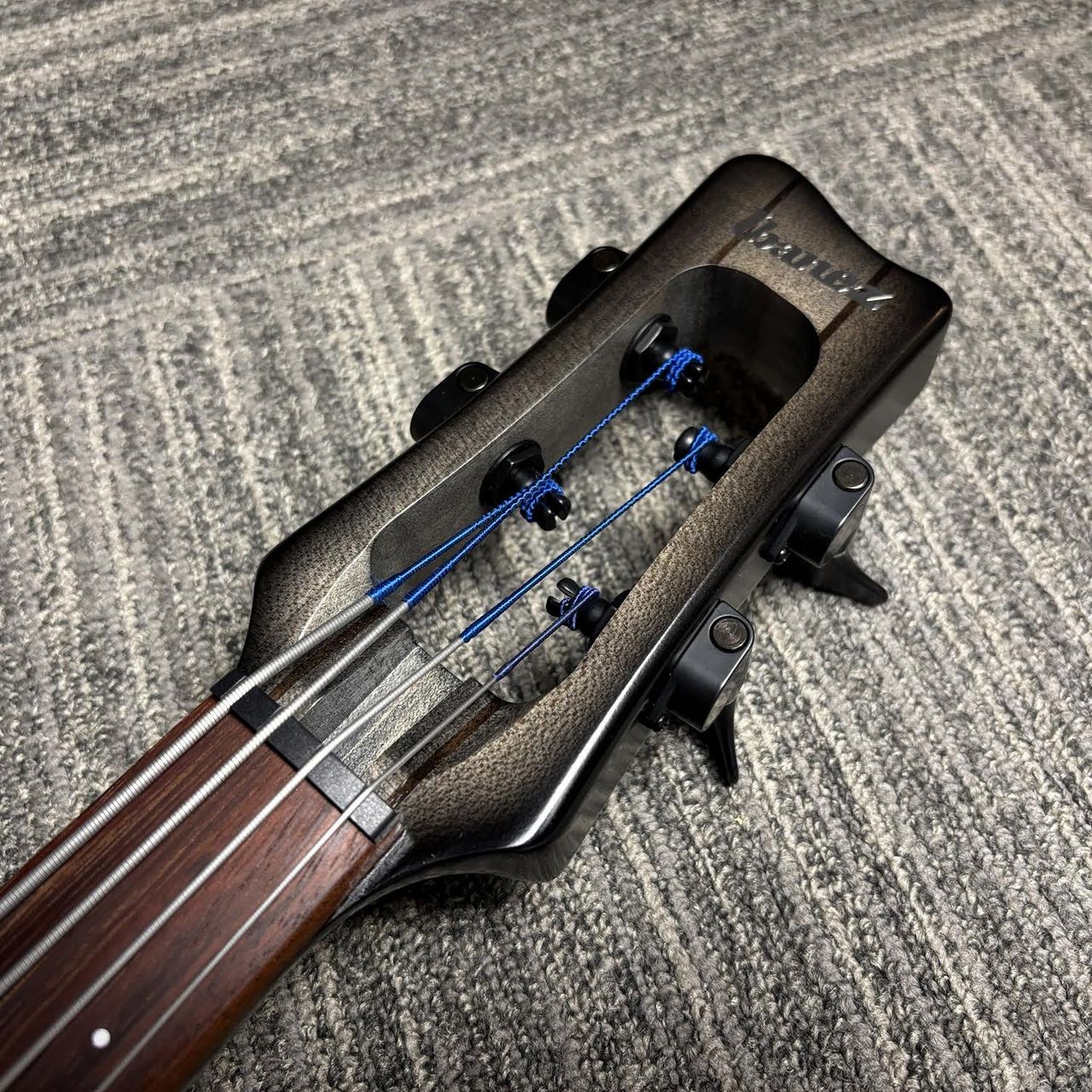 Ibanez UB804 アップライトベース Ibanezのアップライトベース、UB804-MOBを弾いてきた。【試奏