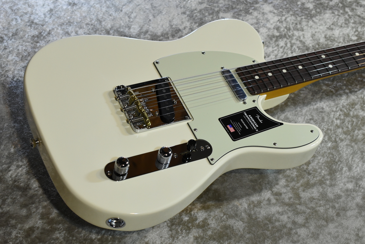 Fender American Professional ケース付 31まで値下 Fender American Professional Stratocaster - Aged Cherry