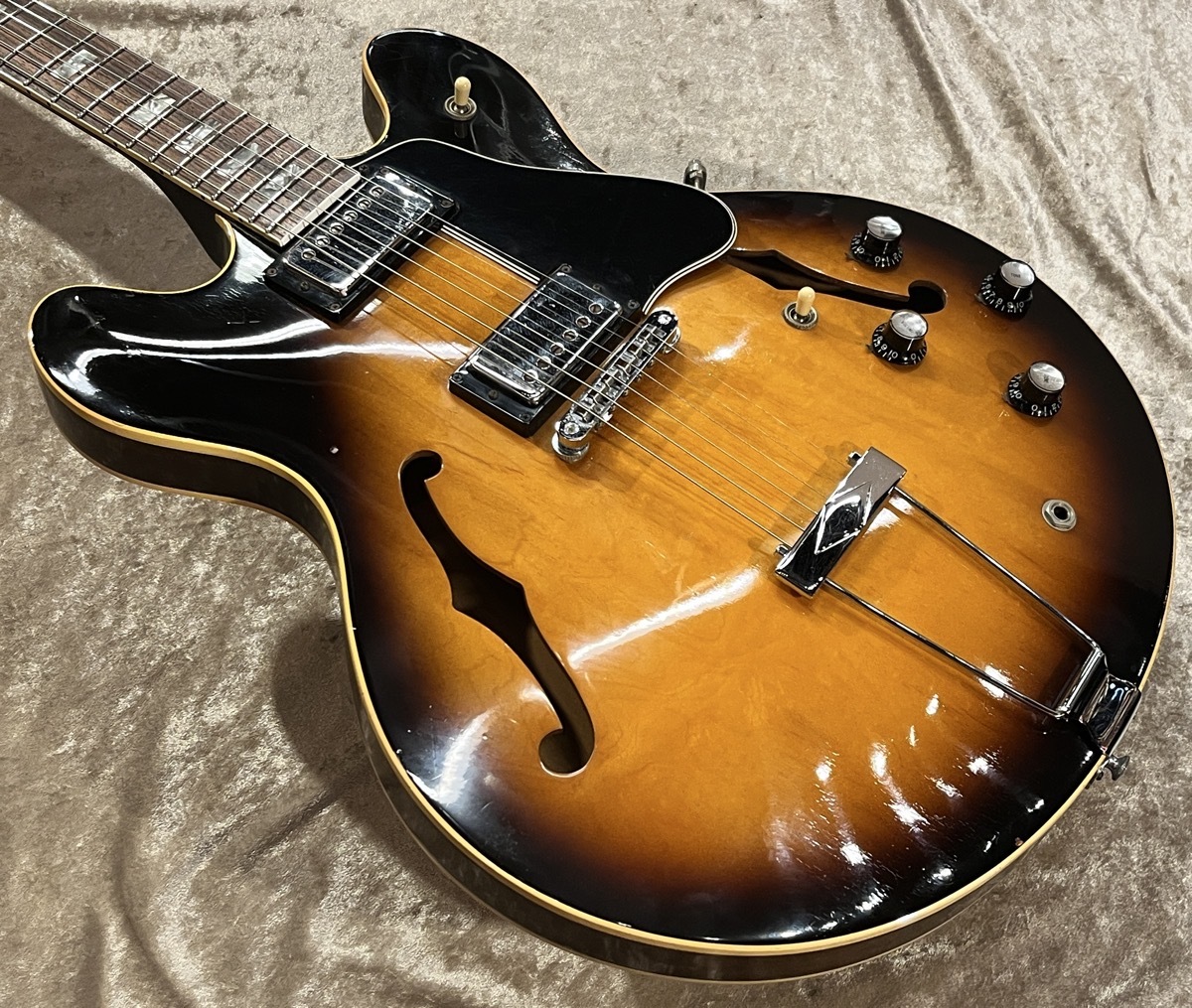 Gibson 【Vintage】 ES-335 TD Sunburst w/Split Humbucker SW 1976年
