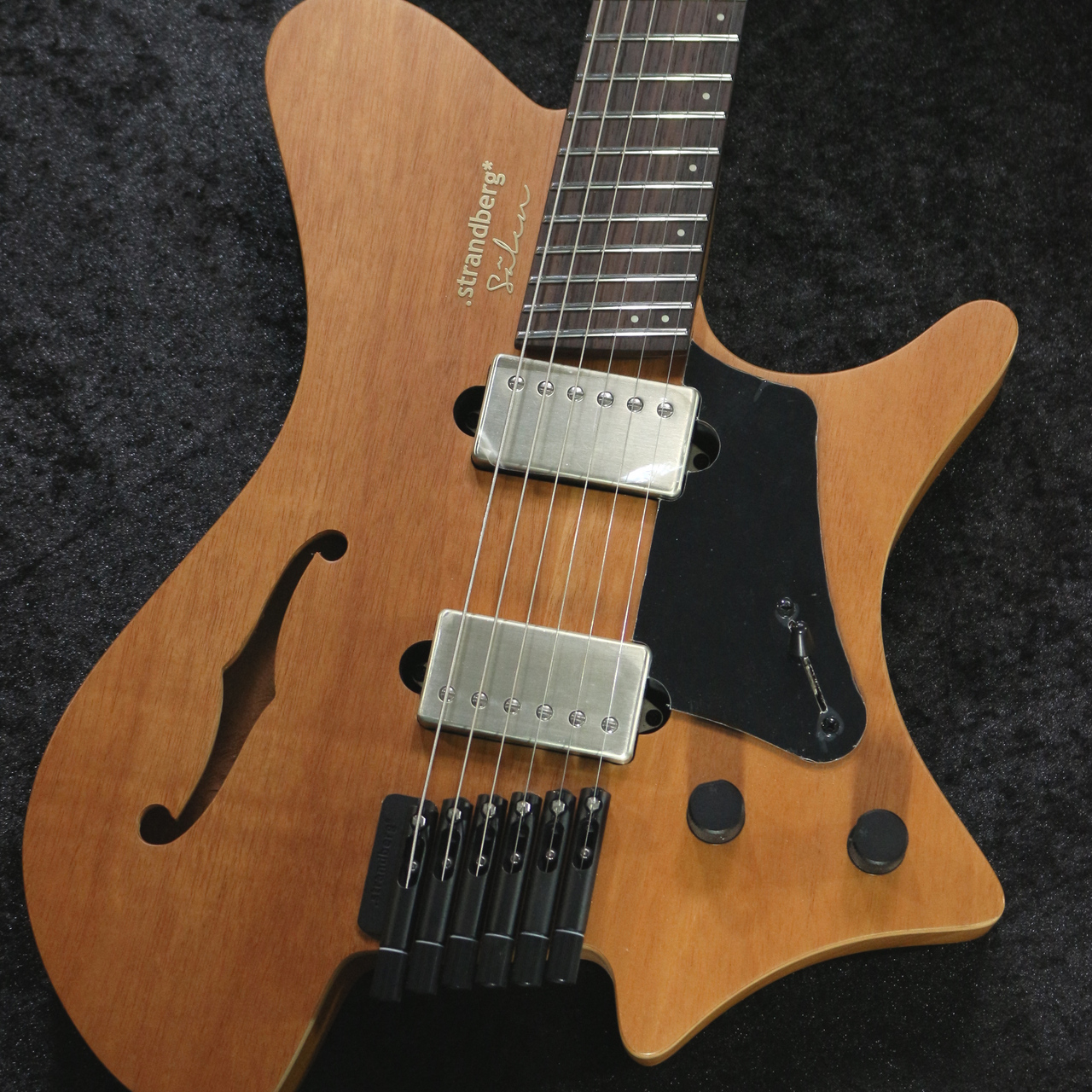 最終値下げ　レア楽器　シャズセン　ダブルボディ　細棹 strandberg Sälen Jazz NX 6 Natural #C2409388 【2.19 kg】（新品