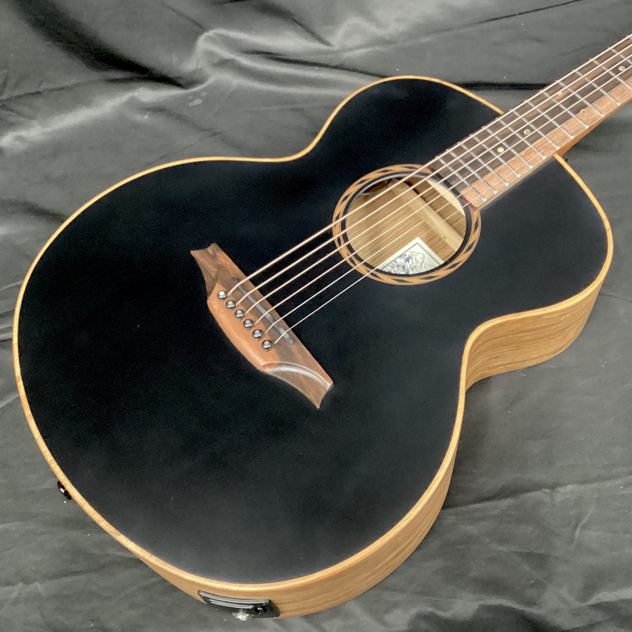 Bromo Guitars BAT8ME bk (エレアコ ブロモ ミニジャンボボディ)（新品