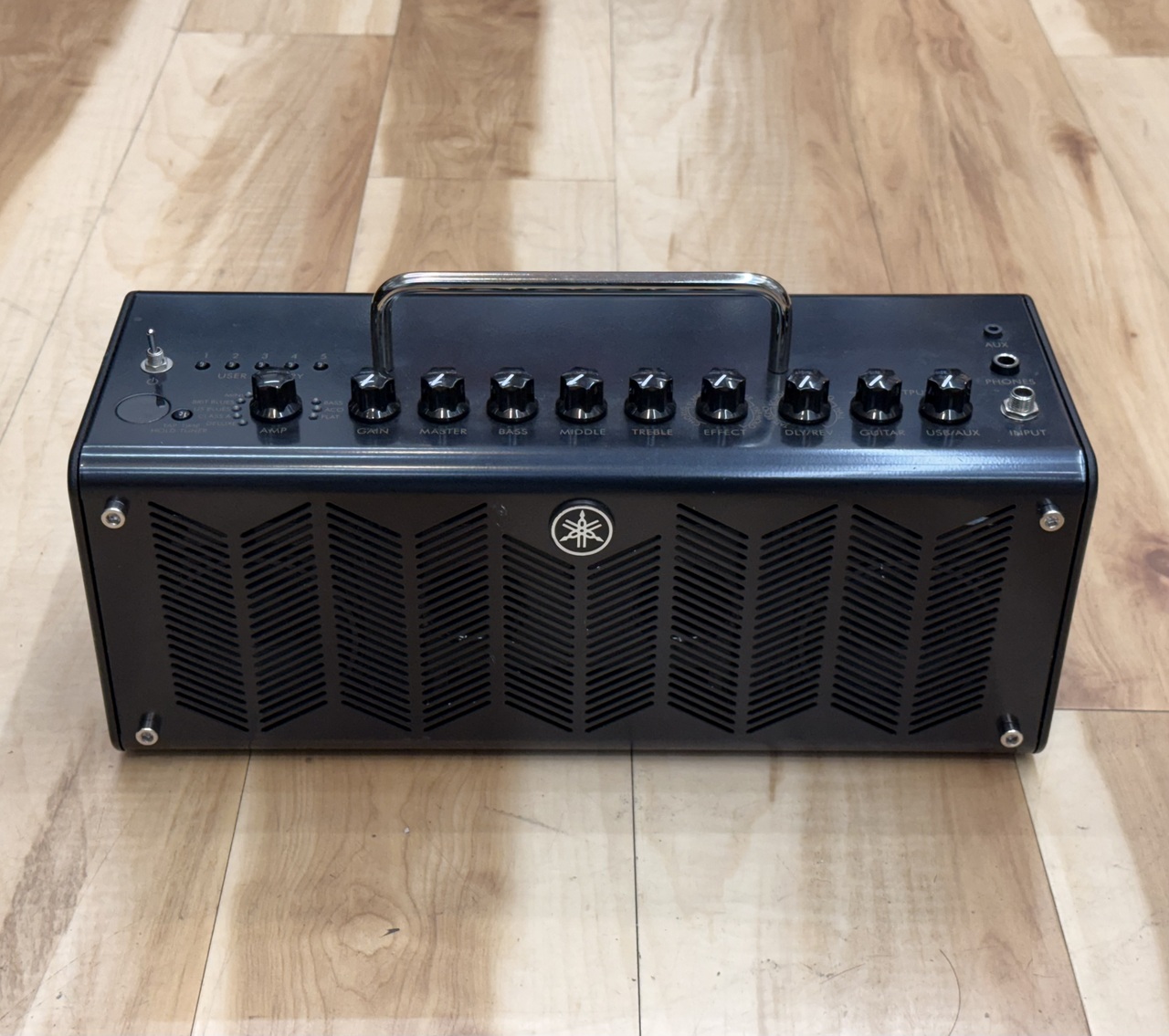 Yamaha THR10C ギターアンプ Yamaha THR10C - 10-watt 2x3 Classic Modeling Combo Reviews