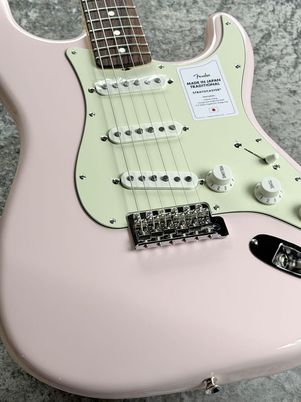 Fender Made in Japan Traditional II 60s Stratocaster -Shell Pink