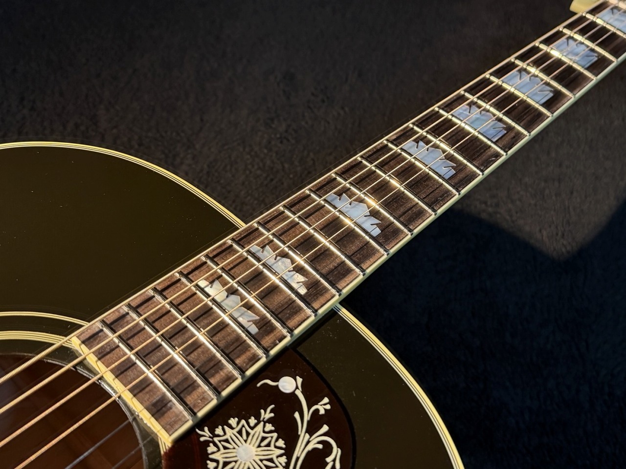 Gibson 【NEW】 Greatest Hits Vol.ⅡCustom Shop J-200 Jr.VS