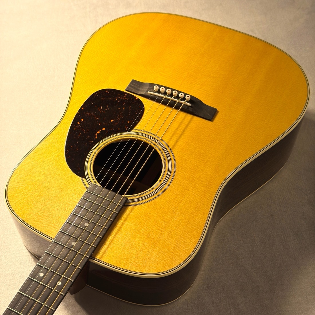 専用 Martin D-28 シリアルナンバー入り 木製プレート 専用 Martin D-28 シリアルナンバー入り 木製プレート - メルカリ