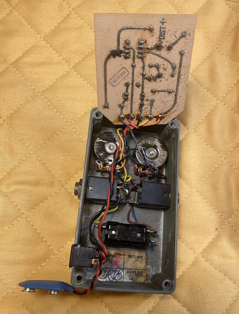 MXR distortion+ 1980年 MXR distortion+ 1980 - YouTube