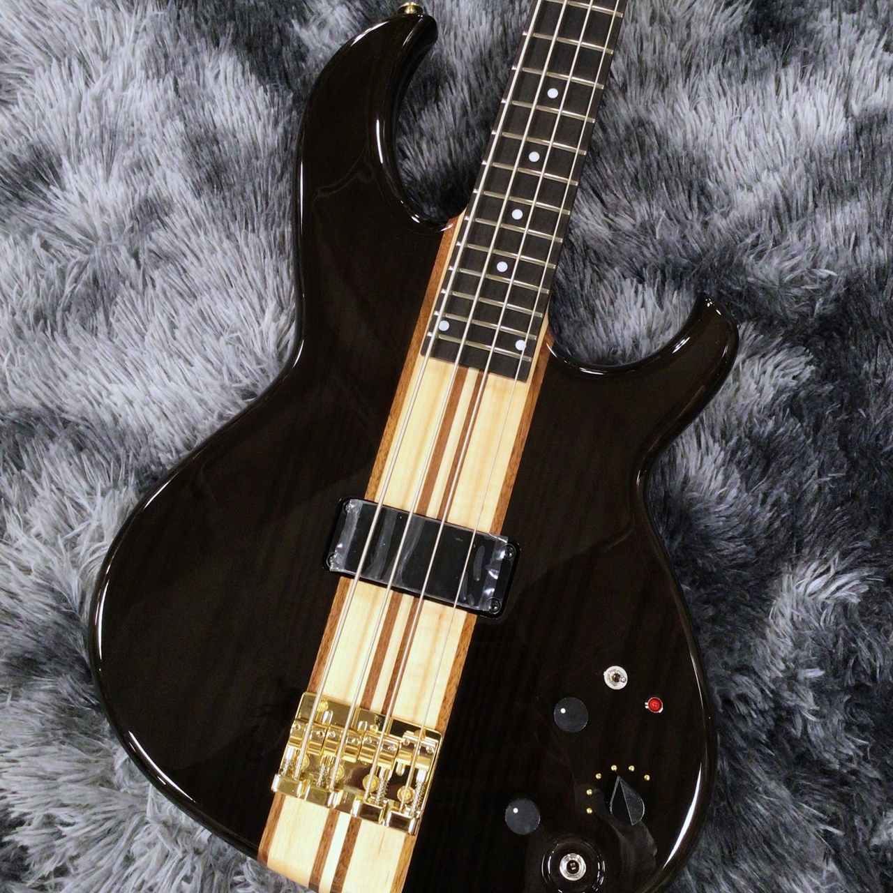 【美品】Aria ProⅡ SB-380 アクティブベース 4弦 フレイムトップ 美品】Aria ProⅡ SB-380 アクティブベース 4弦 フレイムトップ
