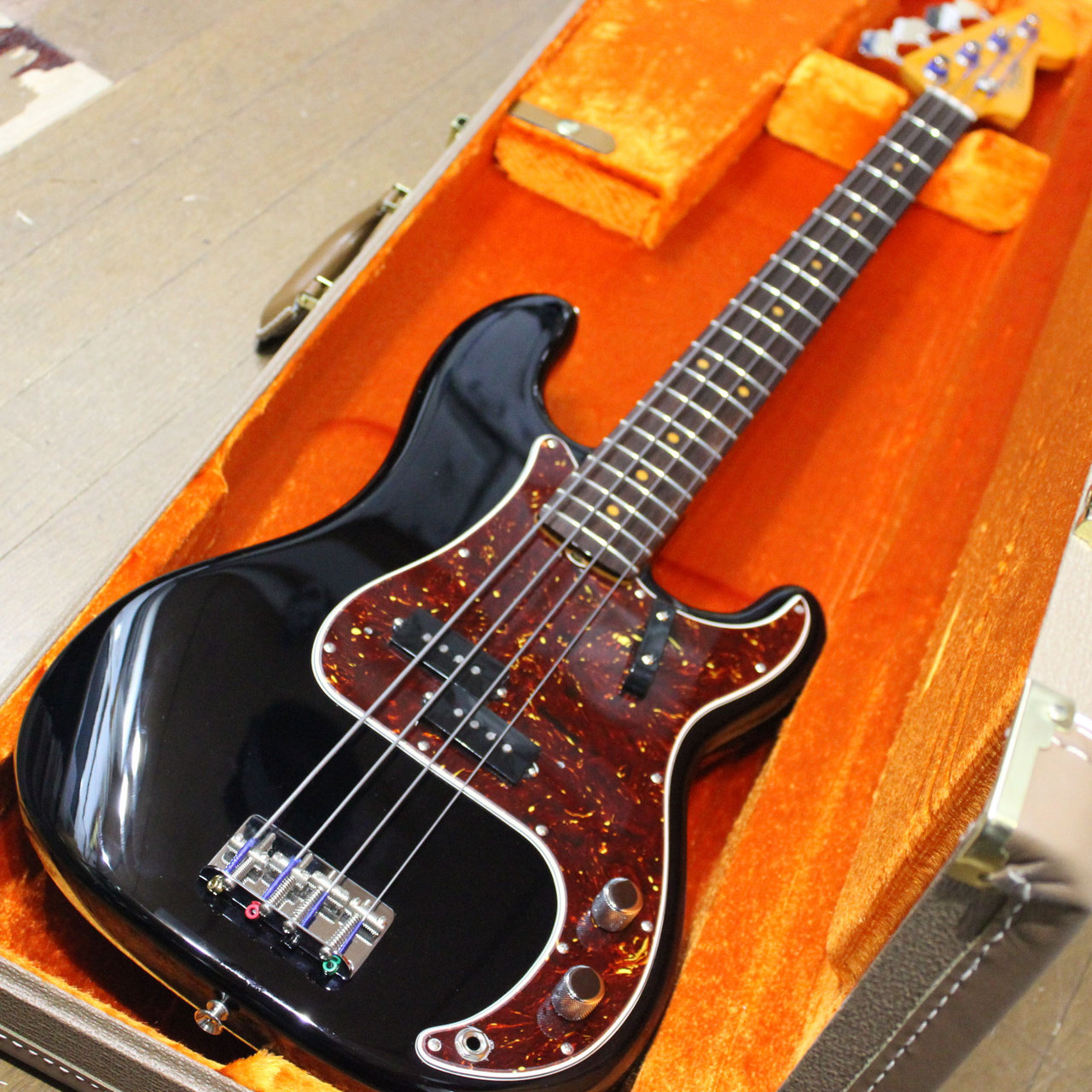 フェルナンデス　美品　プレシジョンベース指板ブラック化ヴィンテージスタイル Vintage】FENDER / 1963 Precision Bass Black Refinish 【渋谷店