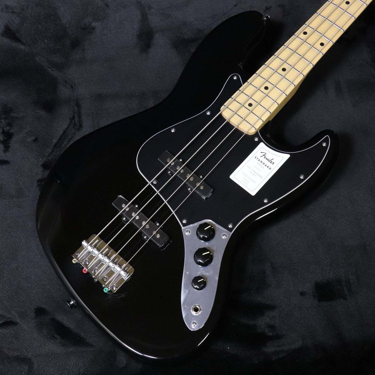 Fender Standard Jazz Bass Maple Fingerboard Black Pickguard Black