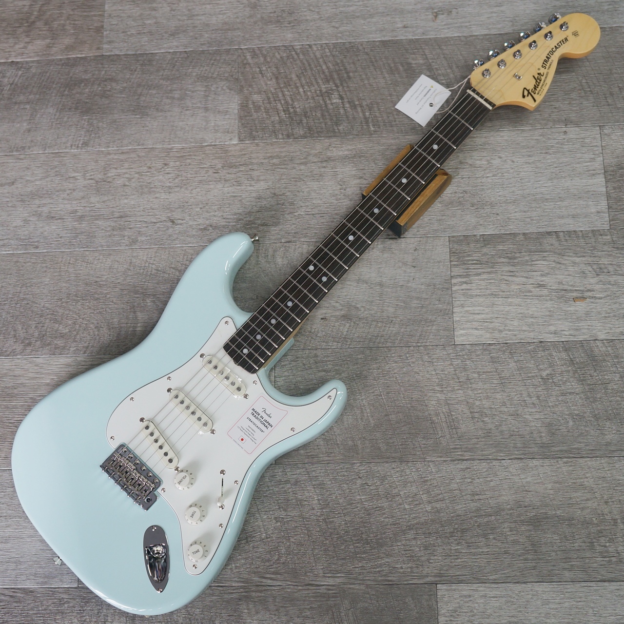 Fender Made in Japan Traditional Late 60s Stratocaster (Sonic Blue