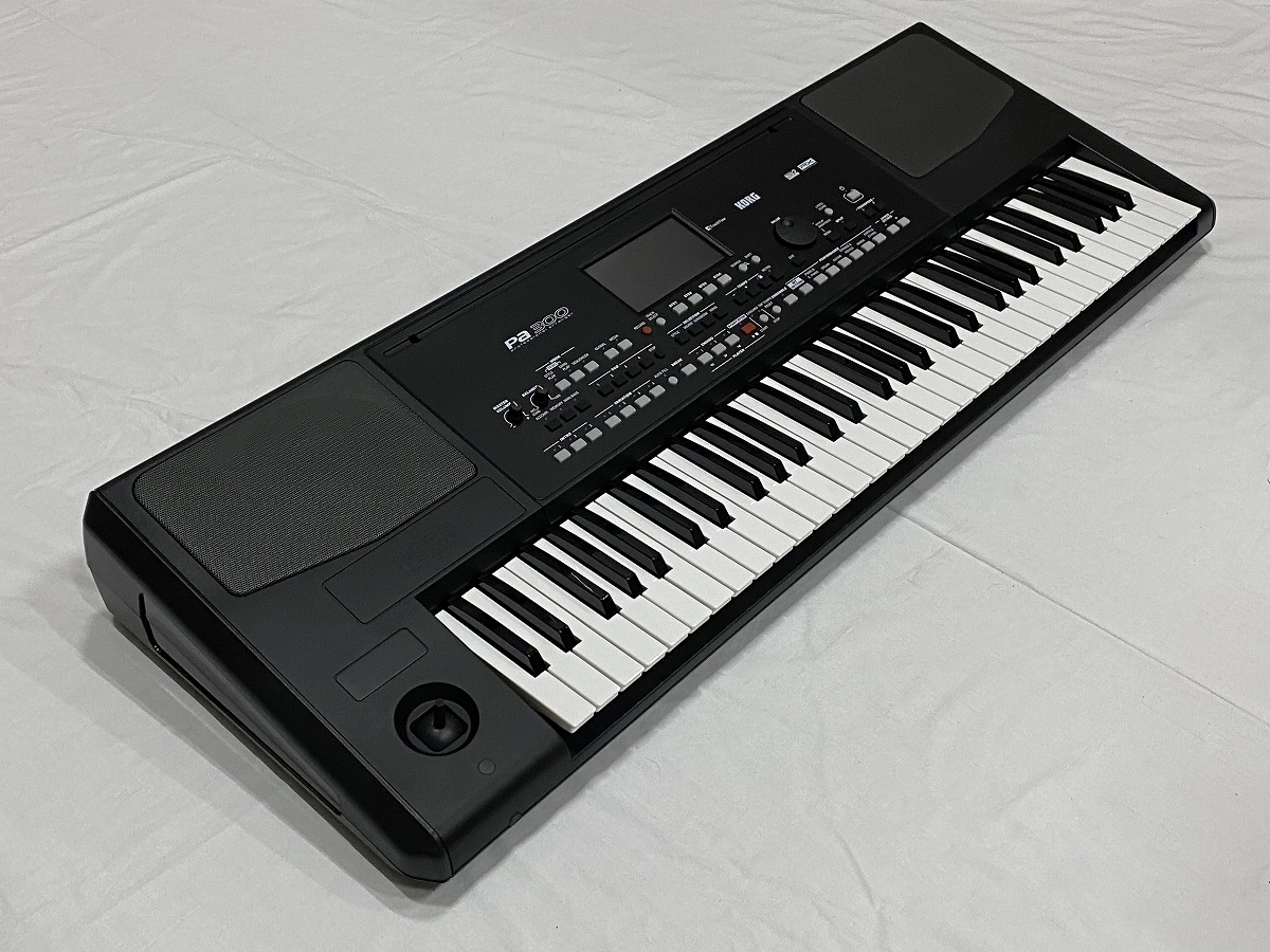 KORG PA300 アレンジャーキーボード【WEBSHOP】（新品特価/送料無料