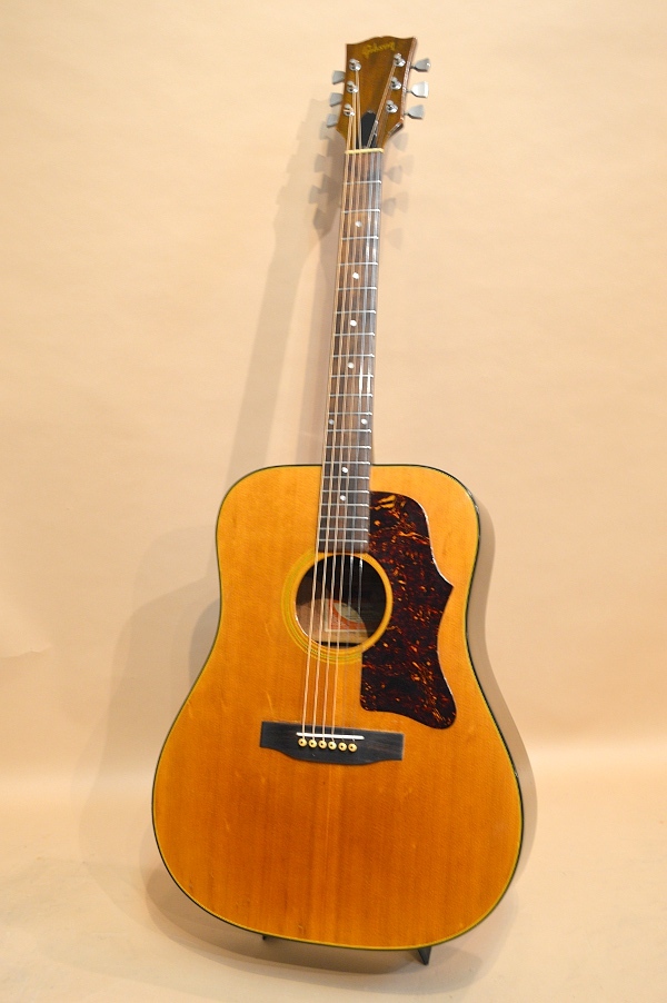 Gibson1970年 J-50デラックス　ハードケース付 Gibson1970年 J-50デラックス ハードケース付 Gibson1970年 J-50