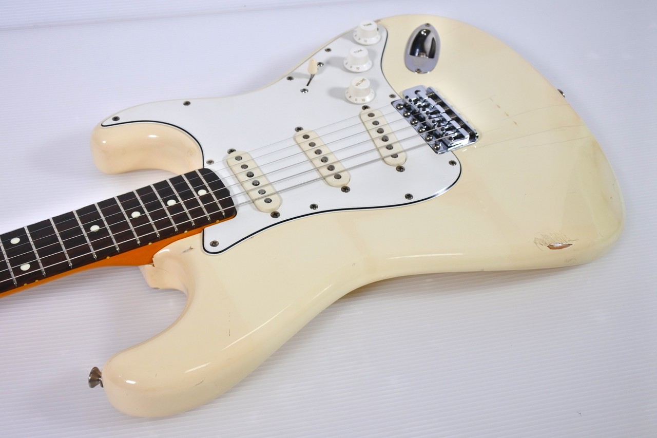 純正安い[GT]Fender Stratocaster ST62 ストラトキャスター VWH ヴィンテージ・ホワイト Fender社創立50周年記念モデル！ フェンダー