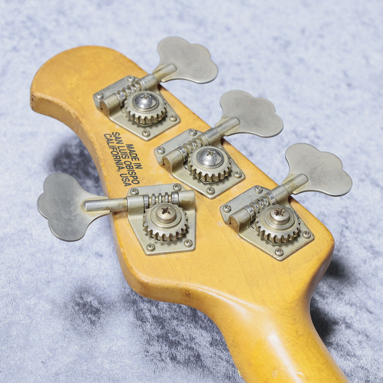 MUSIC MAN StingRay - White -【4.18kg】（中古）【楽器検索