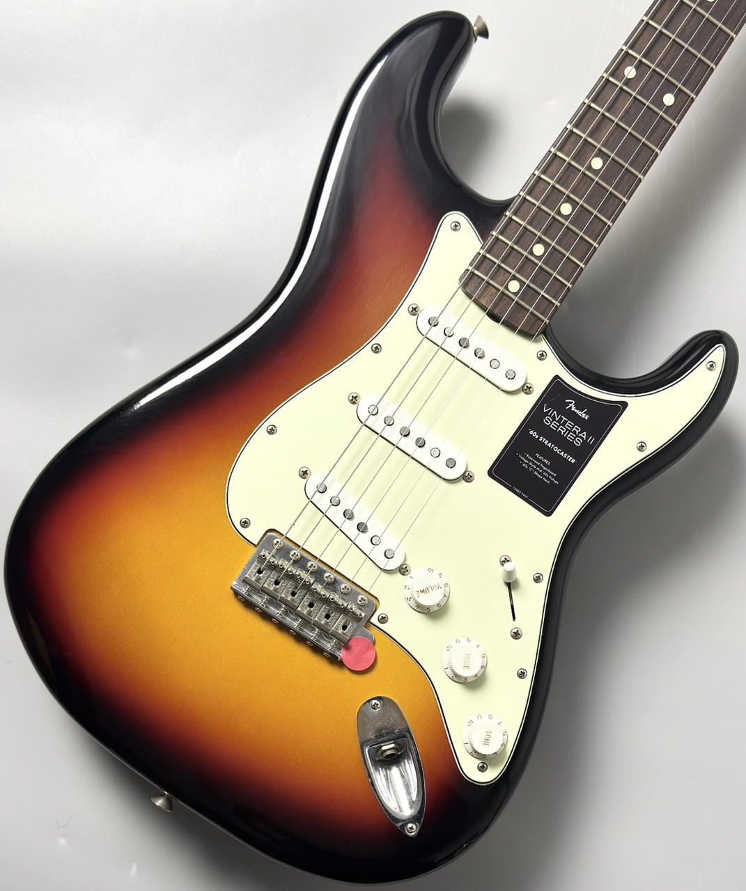 Fender Limited Edition Vintera II Road Worn '60s Stratocaster -3