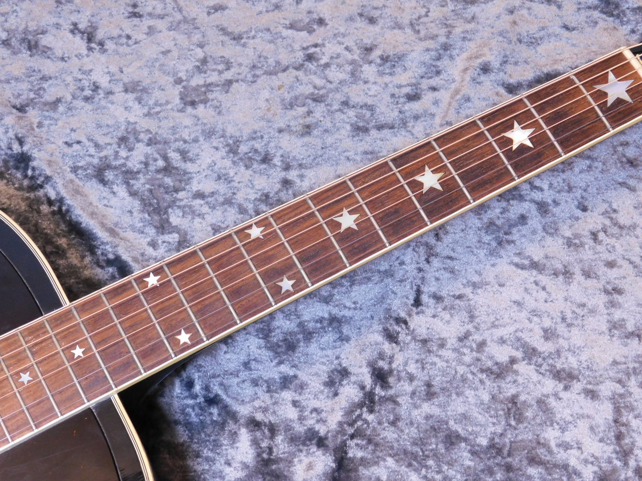 Gibson J-180 