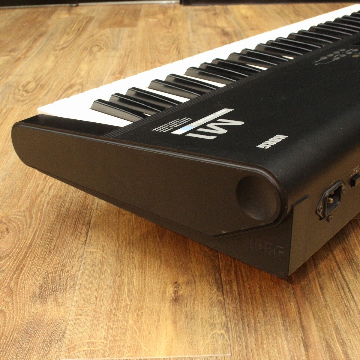 KORG　M1　整備品　ミュージックワークステーション M1』Korgが誇るミュージック・ワークステーション（広範囲な音楽