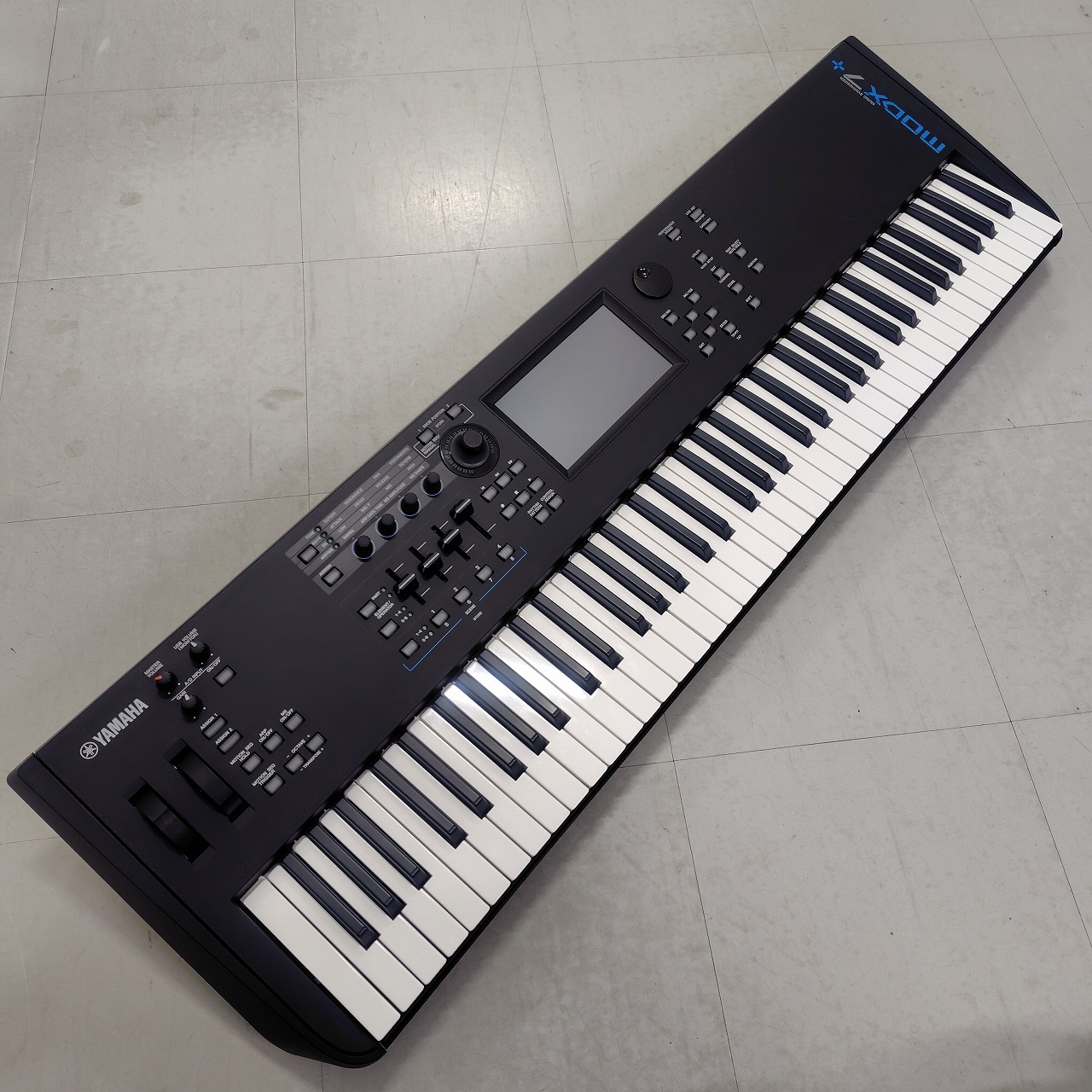 YAMAHA MODX7+ シンセサイザーMODX [展示売り切り特価]