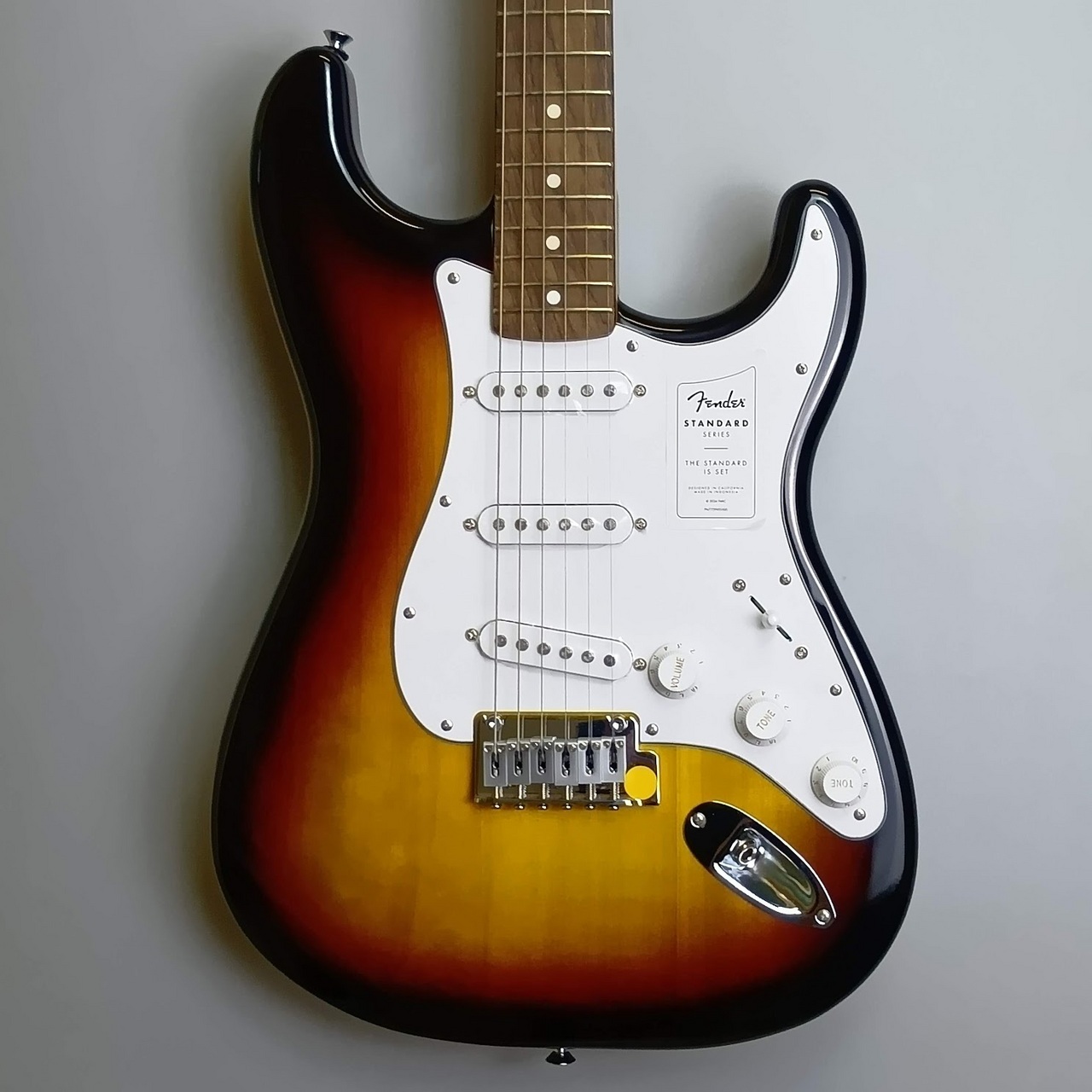 Fender 【現物画像】 Standard Stratocaster 3-Color Sunburst エレキ