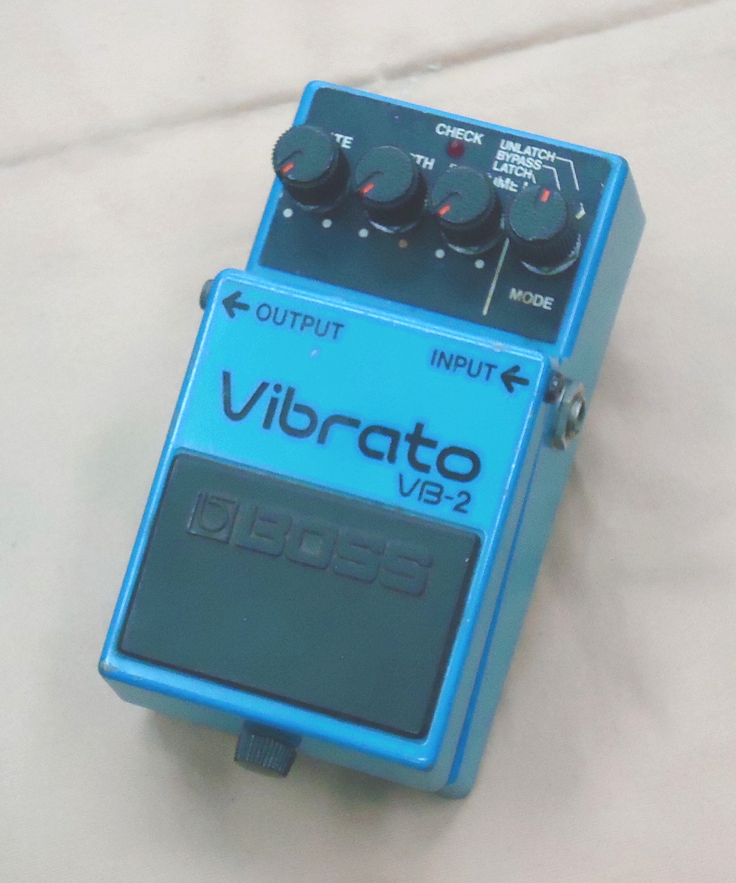 BOSS VB-2 ビブラート　ビンテージ Boss Vibrato VB-2 - YouTube