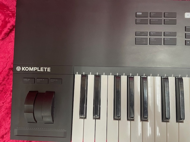 通電OK KOMPLETE KONTROL S61 MK2 MIDI キーボード 61鍵盤 DTM DAW