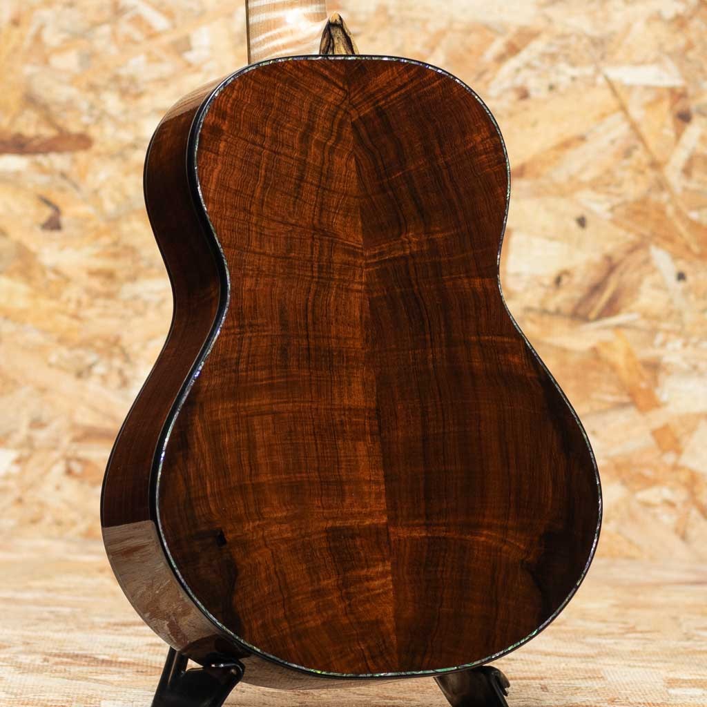 Joji Yoshida Guitars #109 Tenor Engelmann Spruce / Jacaranda（新品