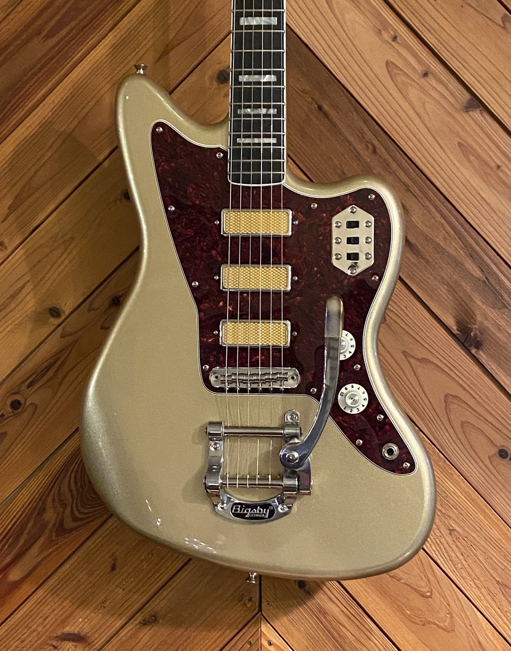Fender Gold Foil Jazzmaster Shoreline Gold （中古）【楽器検索