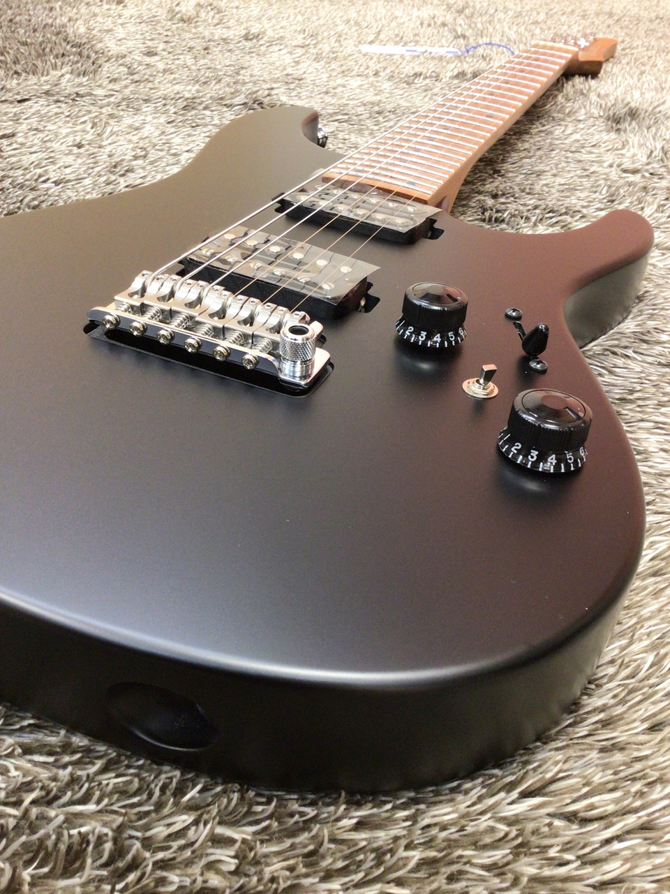 Ibanez AZ2402-BKF (Black Flat)【SPOTカラー】【Made in Japan